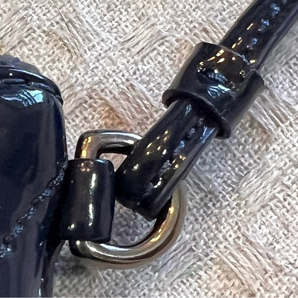 Coach Poppy navy blue quilted lustrous patent leather wristlet NWOT no hang tag - Picture 12 of 13
